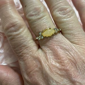 NWOT Gold Tone & Blush Ring!